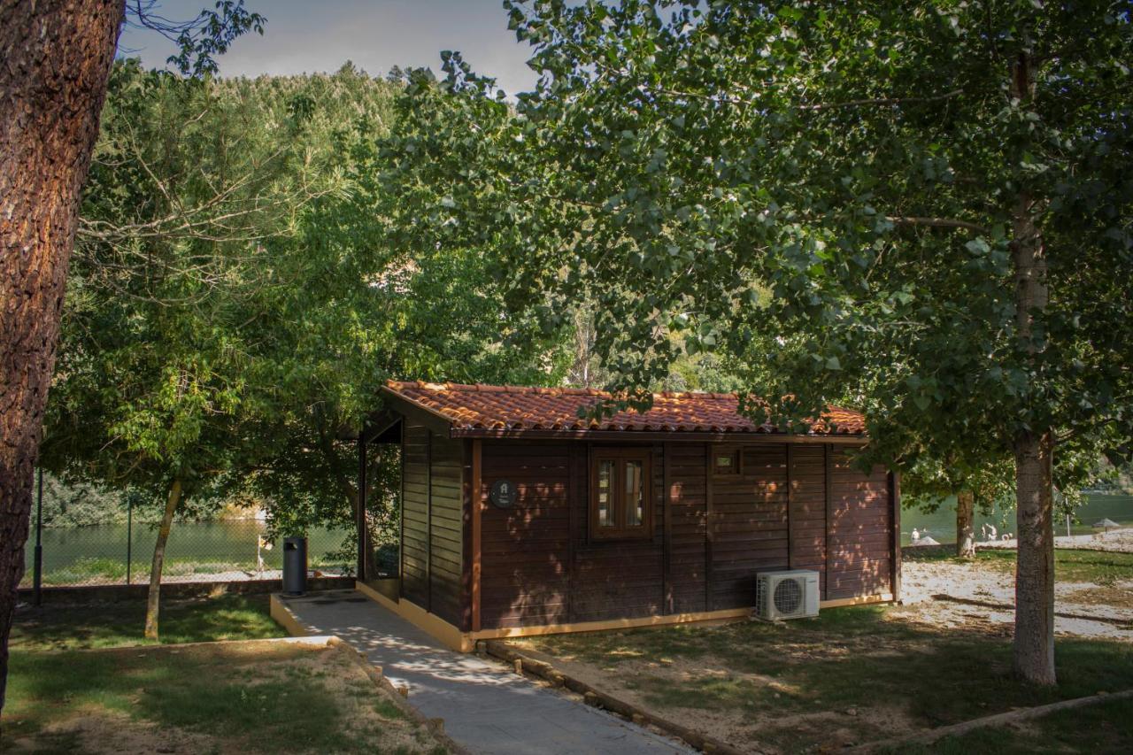Xisto Camping Janeiro de Baixo Ngoại thất bức ảnh